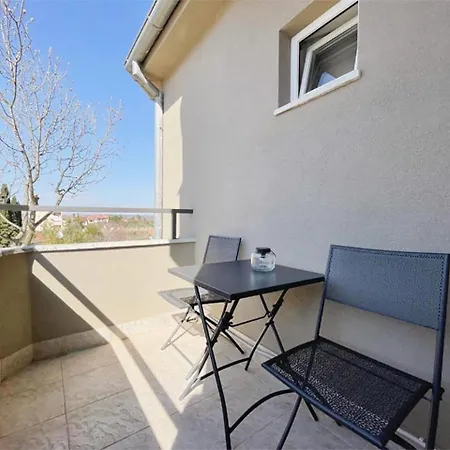 Apartmán Caramel Comforts In Stinjan Only 800 M From The Beach, Free Parking Pula